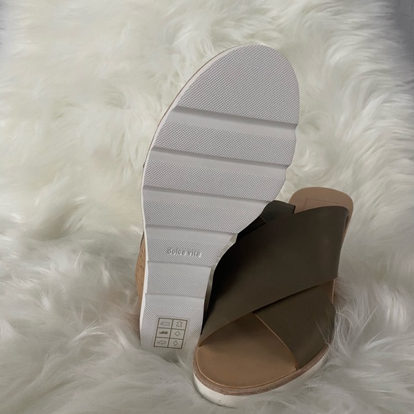 Nice comfortable wedges sandals - Picture 3 of 3